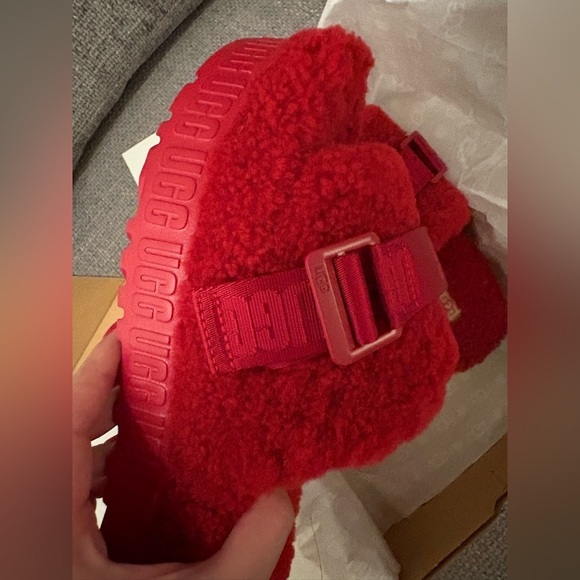 BNWT UGG Fluffita Platform Slides – Red – Size 9 - Picture 11 of 14